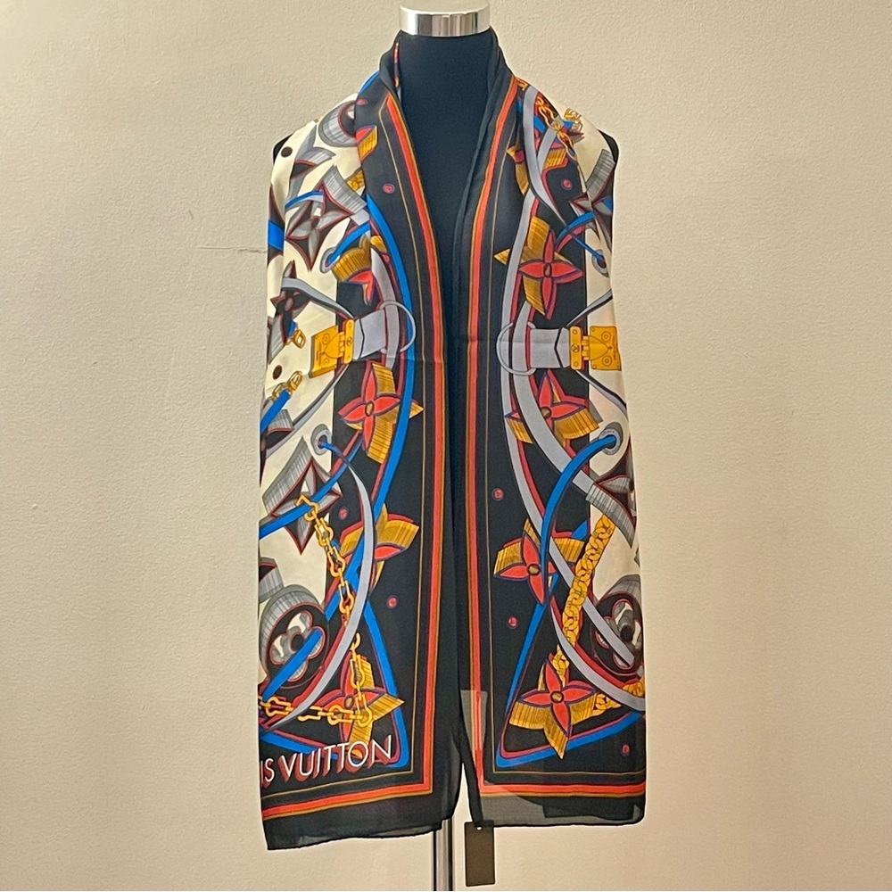 L V Flowers and Leaves Pattern Silk Scarf
